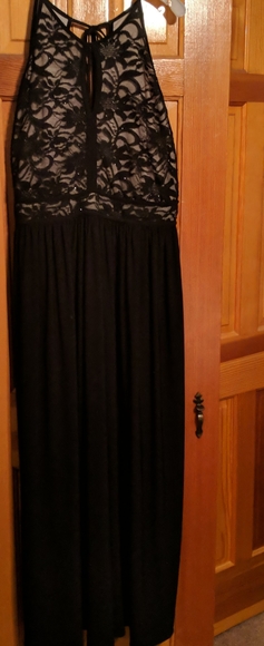 Dress - Picture 3 of 6